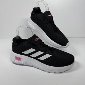 NWOT •adidas Women’s Cloudfoam Comfy
Size: 10